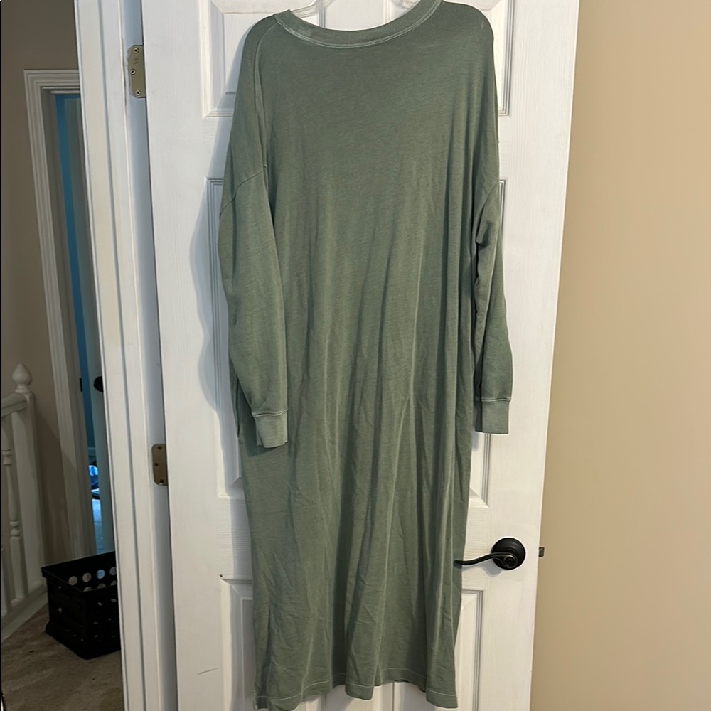 Green Long Sleeve Dress - Picture 4 of 4